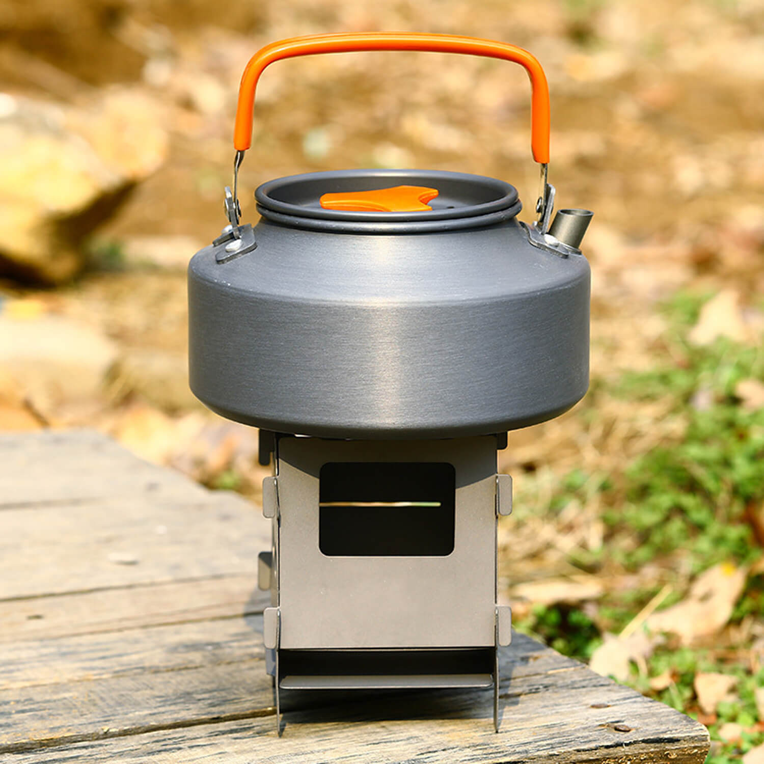 Titanium pack outlet stove